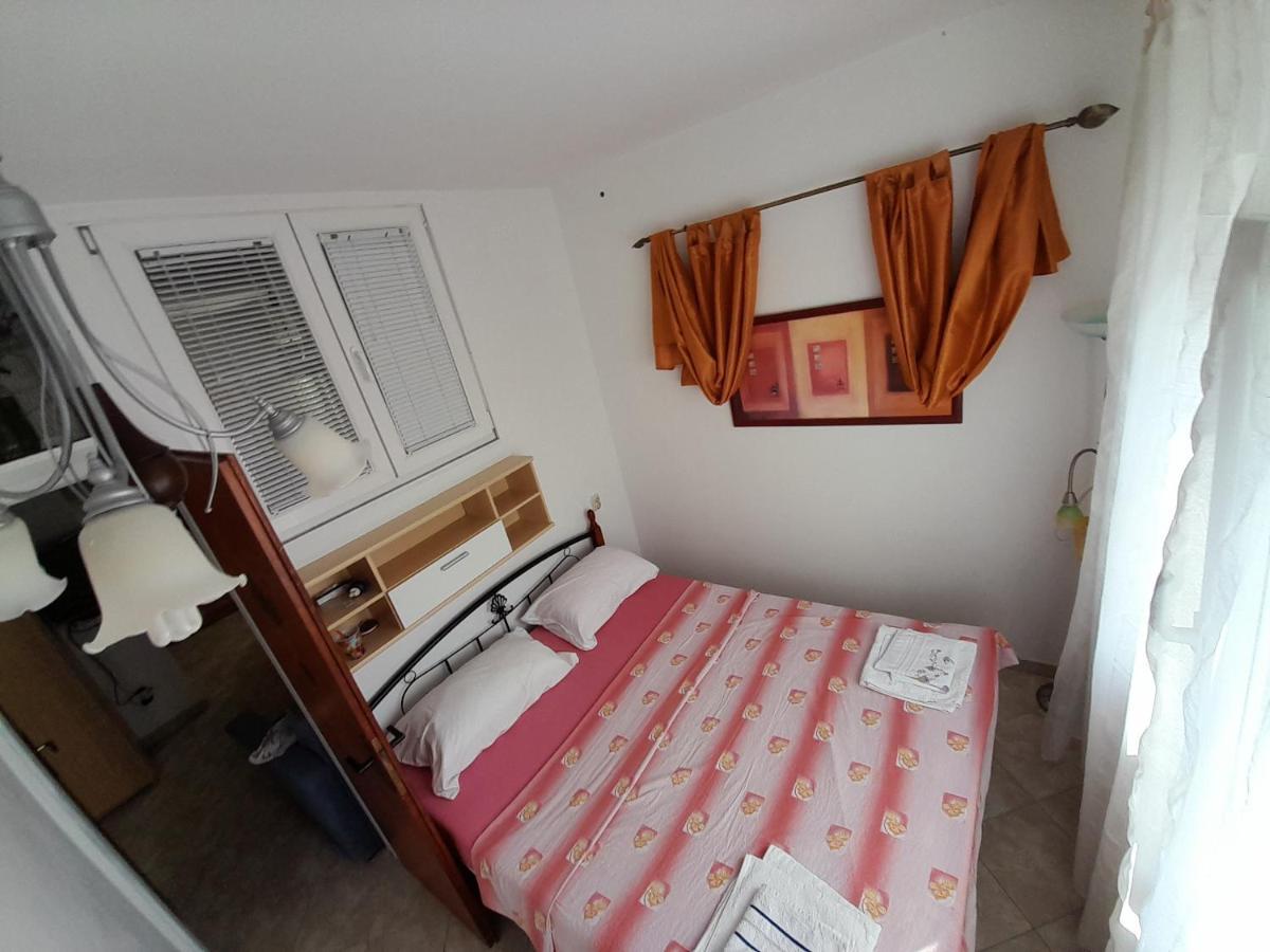 Lea Apartment โรวีน ภายนอก รูปภาพ