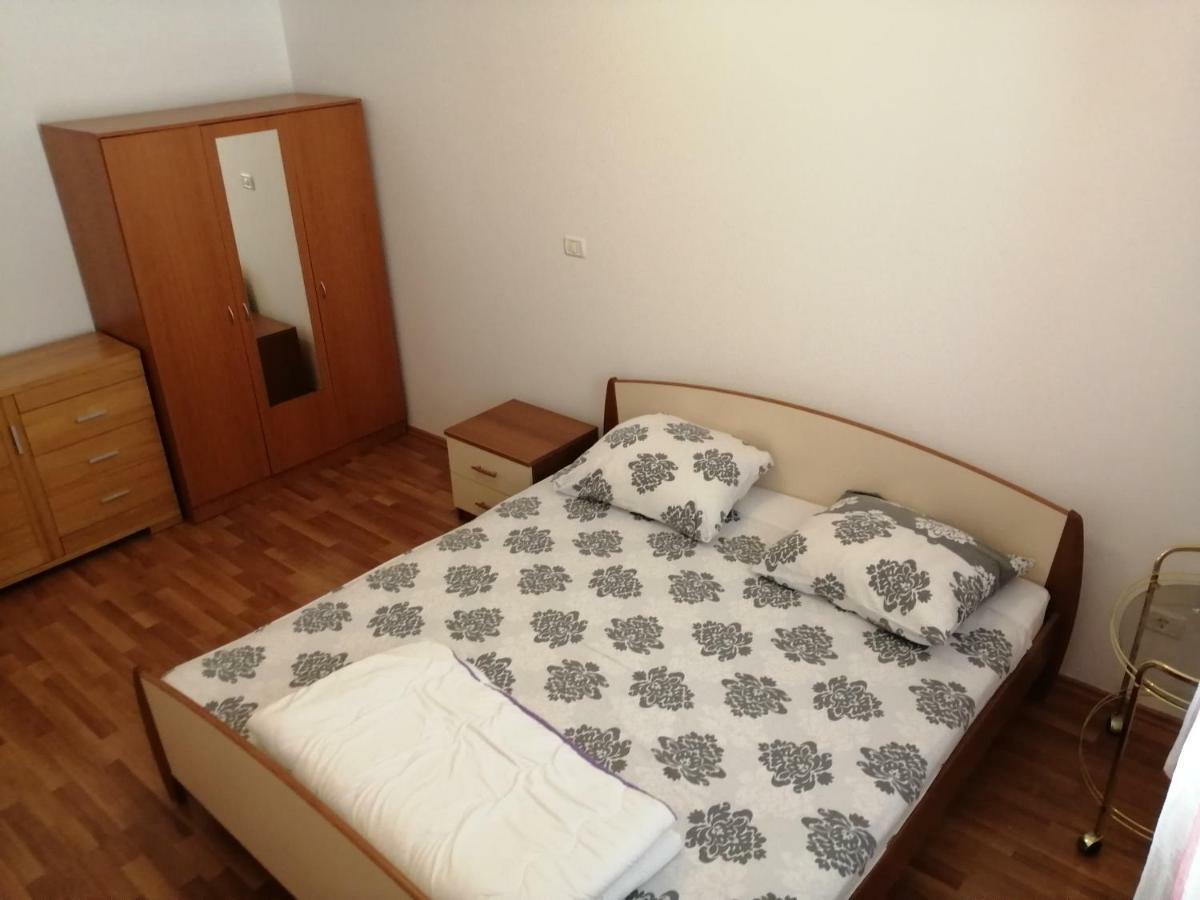 Lea Apartment โรวีน ภายนอก รูปภาพ