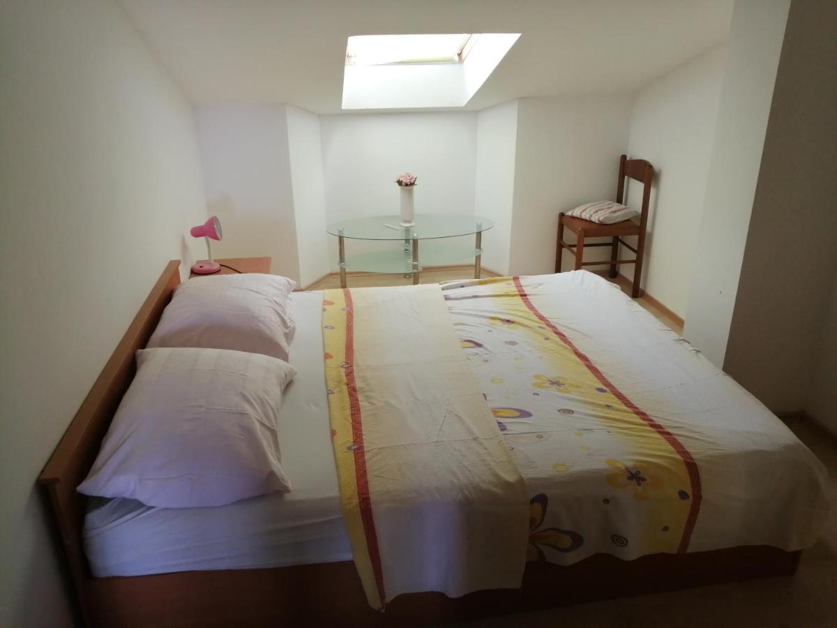 Lea Apartment โรวีน ภายนอก รูปภาพ